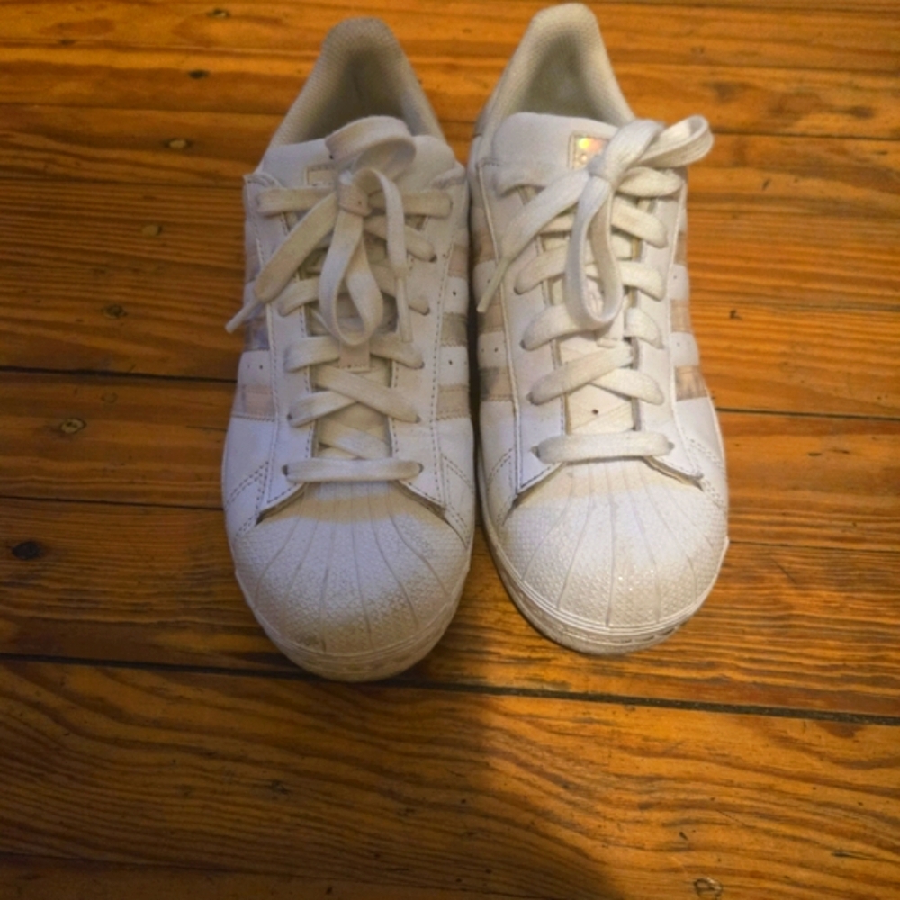 Adidas White Athletic Shoes with Iconic Shell Toe Design